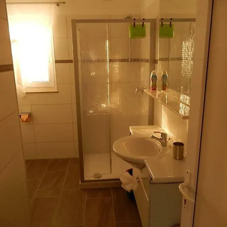 Wunderschone Moderne Auf Διαμέρισμα Vir
